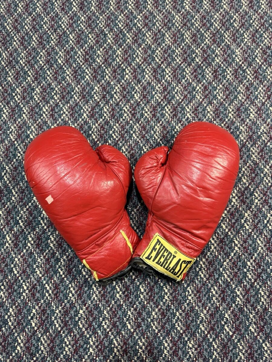 Vintage 1950's 1960's Everlast Red Leather Boxing Gloves 16 Vintage 1950's 1960's Everlast Red Leather Boxing Gloves 16