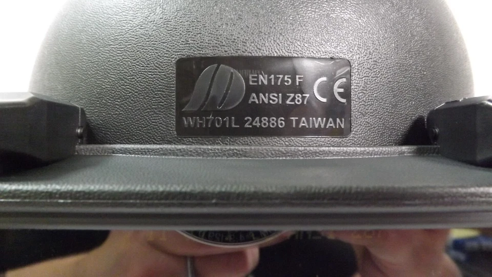 (6) Casco de soldadura Neiko 53847A grado industrial con lente abatible, pantalla 11 Foto 3 de 4