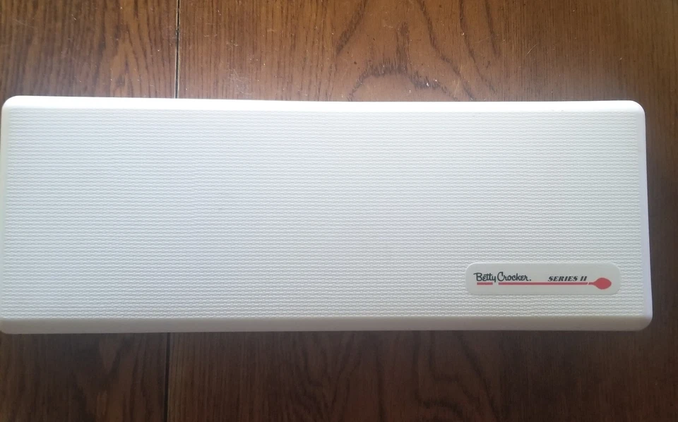 Cuchillo Eléctrico Betty Crocker Serie 2 Línea Delgada Estuche 2 Hojas BC-1494 NOS Foto 4 de 4