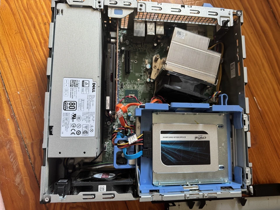 Dell Precision 3420 Xeon E3-1225 V5 3.3GHz - Image 3 of 4