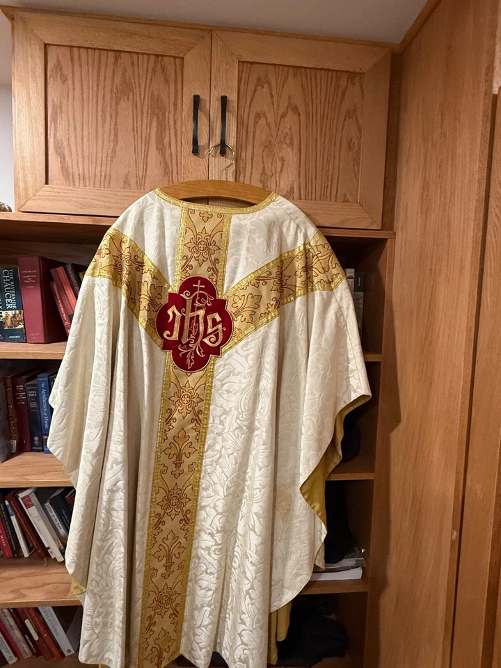 Juego de masa baja gótico Luzar blanco y dorado Foto 2 de 4