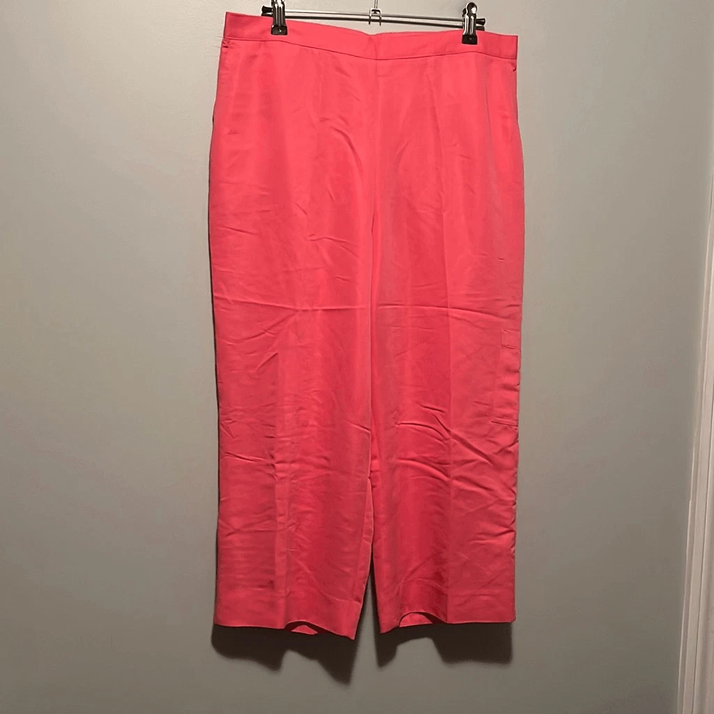 Alfred Dunner Women's Solid Pink Pull On Flat Front Capri Pants Size 14 NWT