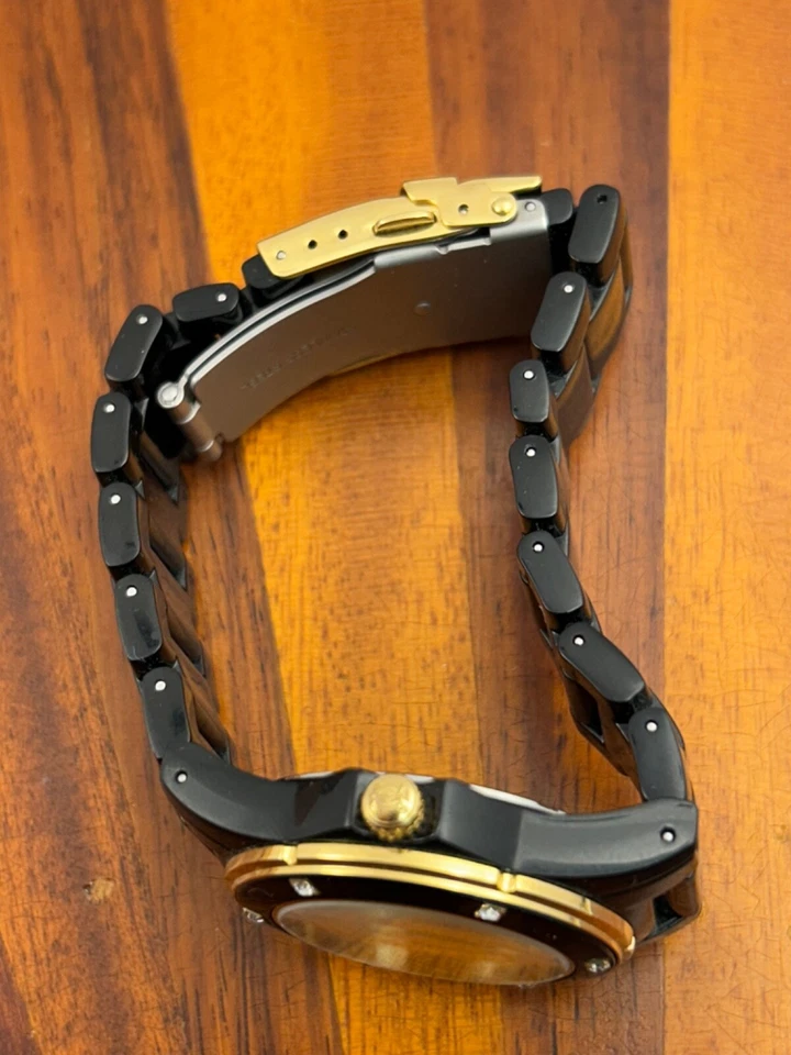 Relógio Feminino Juicy Coture Moldura de Cristal Plástico Preto Y2k 36mm - Nova Bateria - Imagem 4 de 4