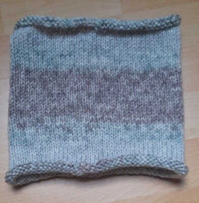 Toller Loop ,aus 10% Mohair 90% Polyacryl, beige-mintgrün , Handarbeit 