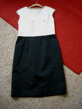 Paule Ka Cap Sleeve V-Neck Satin Dress Black White Size 40 US 8 M Likenew