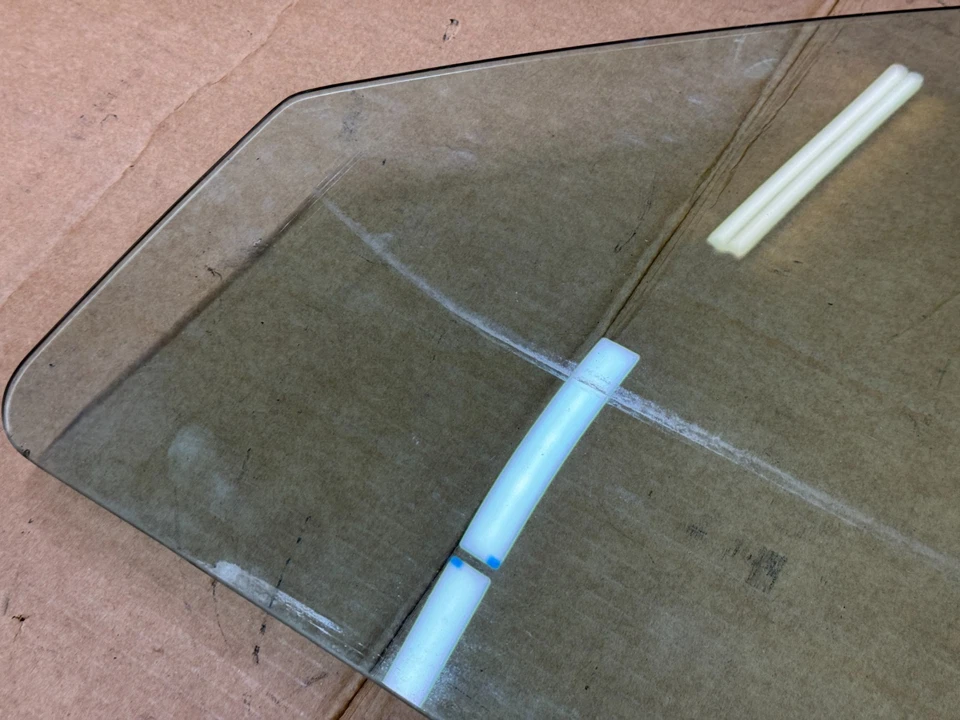 89-93 Ford Mustang CONVERTIBLE Drivers Door Glass Window CARLITE Factory OEM V8 - Image 2 of 4