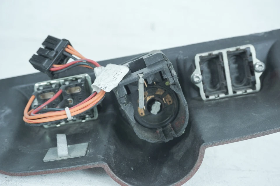 10 Harley Touring Street Glide Dash Ignition Cap Switch Lockset NO Key *CRACKED* - Image 2 of 4