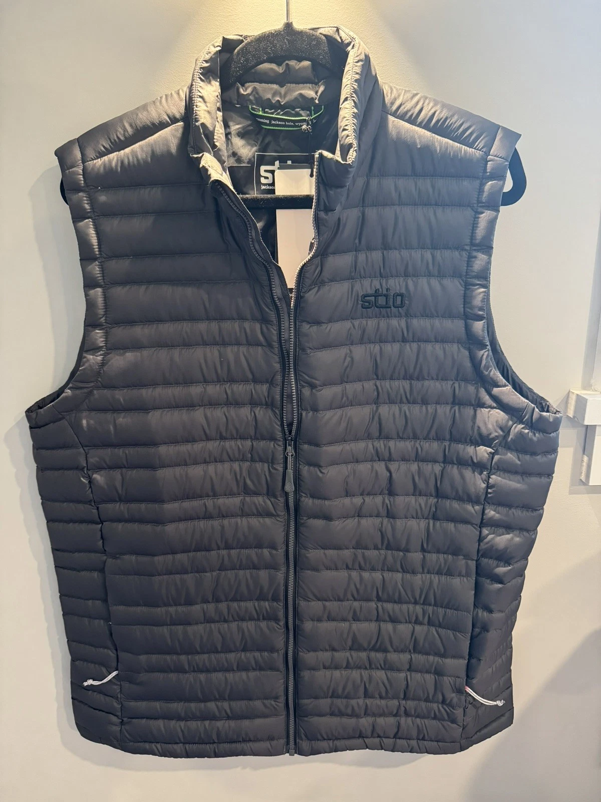 Stio Puffer Vest Mens Size Large Gray Full Zip Insulated Embroidered Logo Pertex