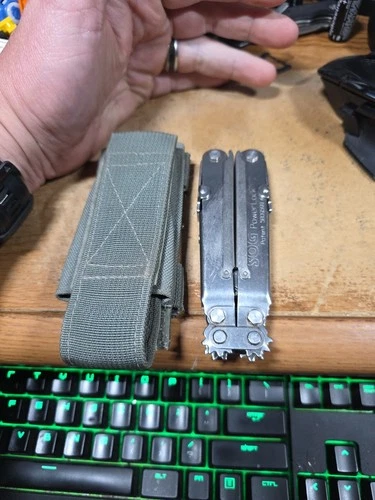 SOG PowerLock Multi Tool W Green Molle Sheath Pouch Needle nose Etc.