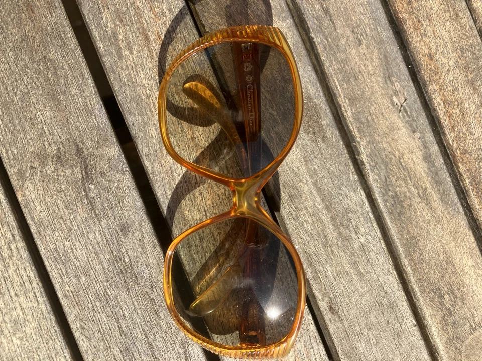 Lunette de Soleil Christian Dior FEMME  ANCIENNE VINTAGE SIGNE - Photo 1/4