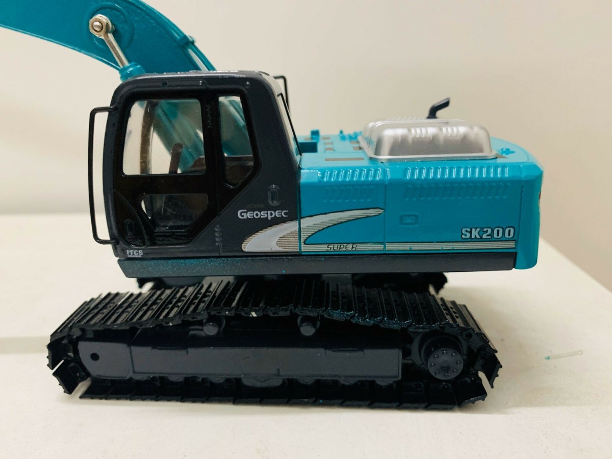 KOBELCO:SK200H プラモデル Amazon.co.jp: 【アクティオ限定モデル】建機ミニチュア