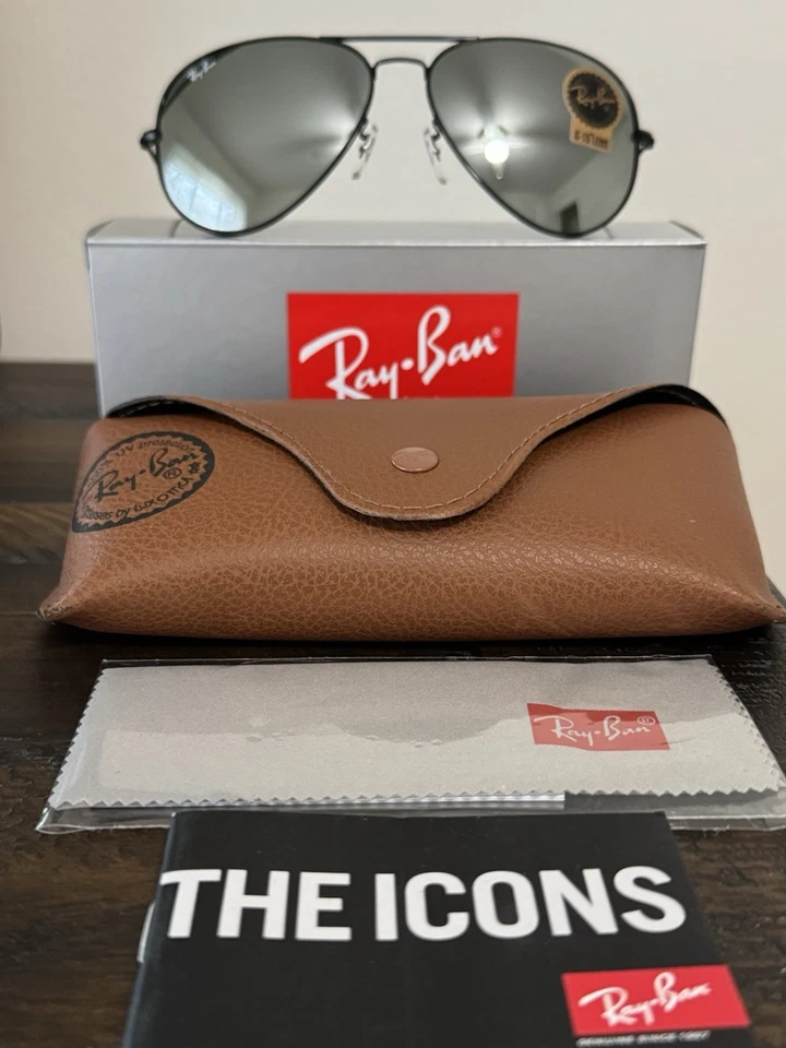 Ray-Ban Aviator RB3026 Silver Mirrored Lenses Sunglasses Black Frame 62mm - Image 2 of 4