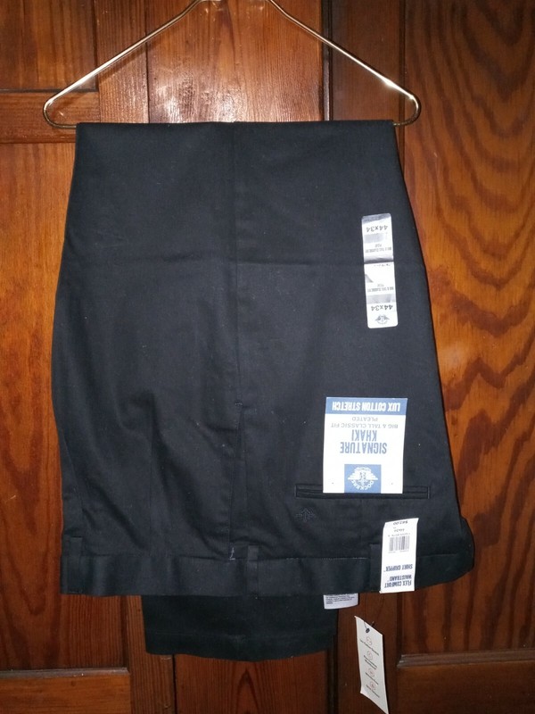 DOCKERS' MEN'S BIG AND TALL SIGNATURE KHAKI PANTS SIZE 44 X 34 NEW WITH TAGS