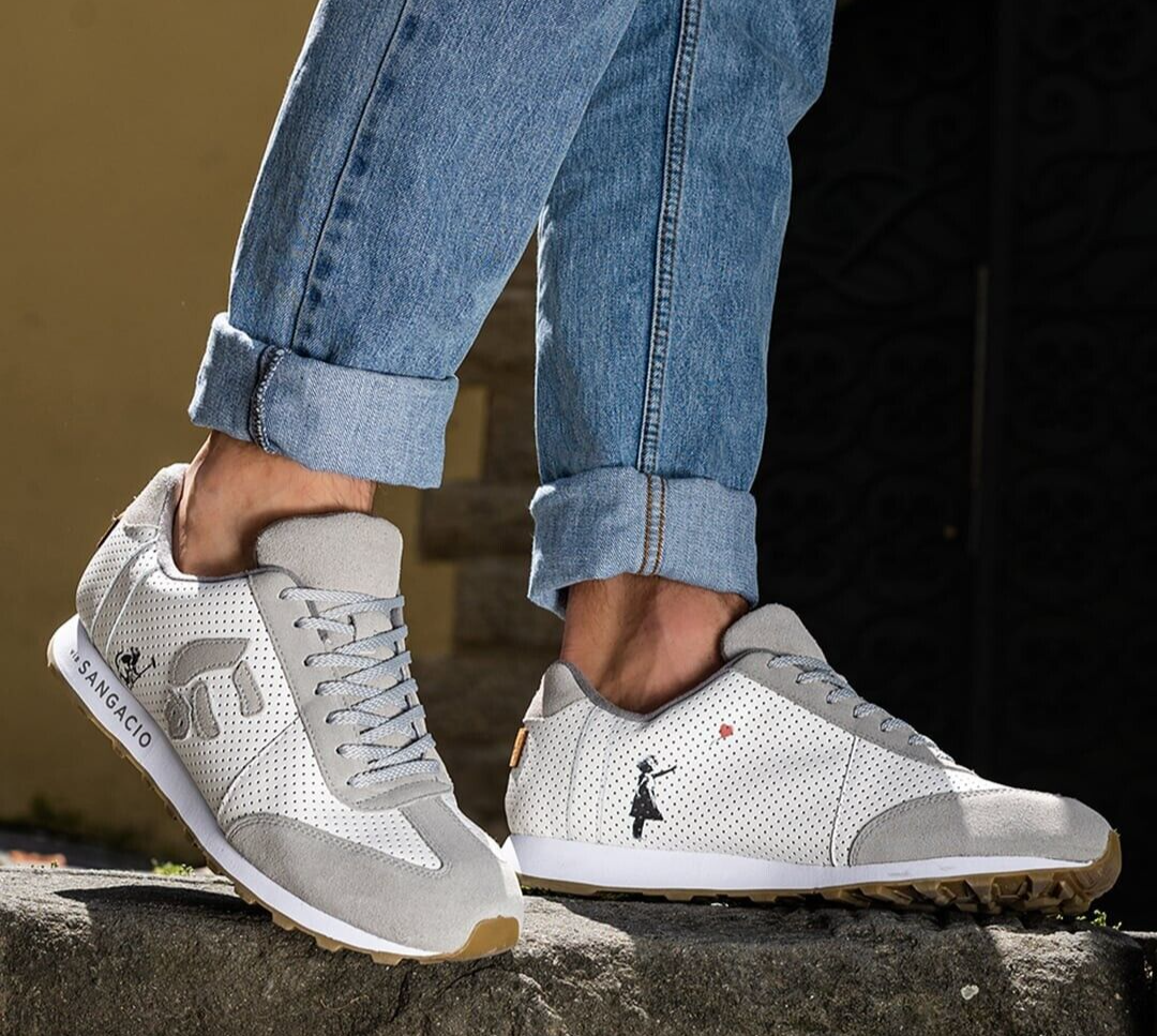 BANKSY Collaboration Sneakers Graffiti via SANGACIO×BRANDALISED 