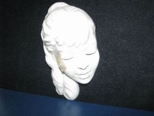+ Goebel  Archiv, Plombe, Junge Frau, Wandmaske, wei&szlig;