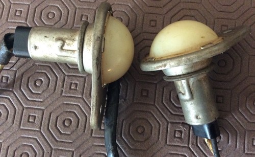 pair of vintage light fittings, unsure of app. Side? Interior? Boot? - Picture 3 of 3
