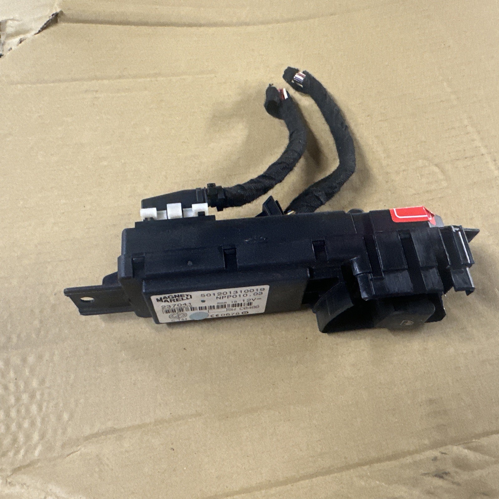 03-13 Maserati Quattroporte M139 Front Right Side Door Window Control Switch OEM