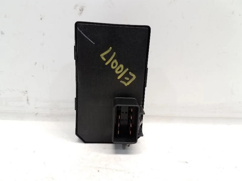 2005 - 09 庞蒂亚克蒙大拿州司机前门窗开关*黑色* — 第 3/3 张图片