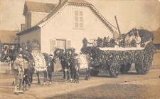 CPA 60 FORMERIE / CARTE PHOTO / SITUEE AU VERSO / SOUVENIR DE LA CAVALCADE FAITE