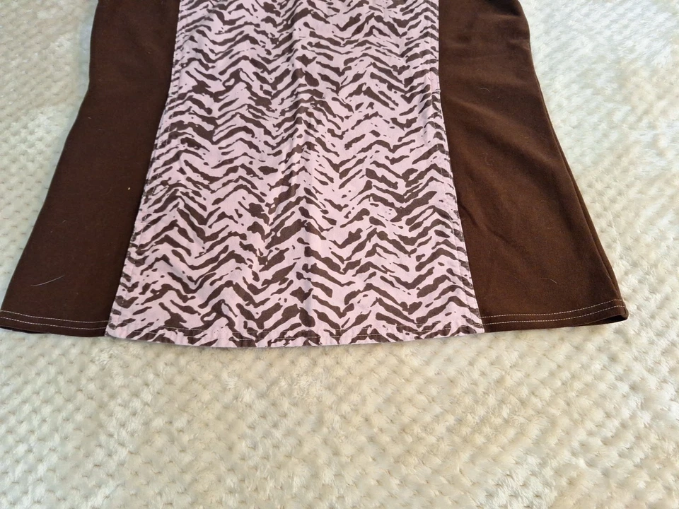 Cherokee Womens Scrub Top Sz S Pink And Brown Fun Print Two Pockets - Image 3 of 4