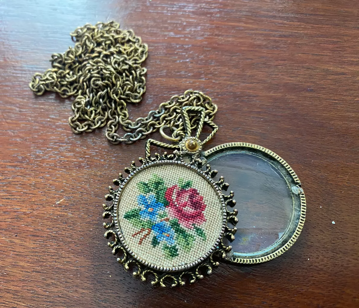 Vintage Tapestry Embroidered Pendant Necklace w Magnifying Glass