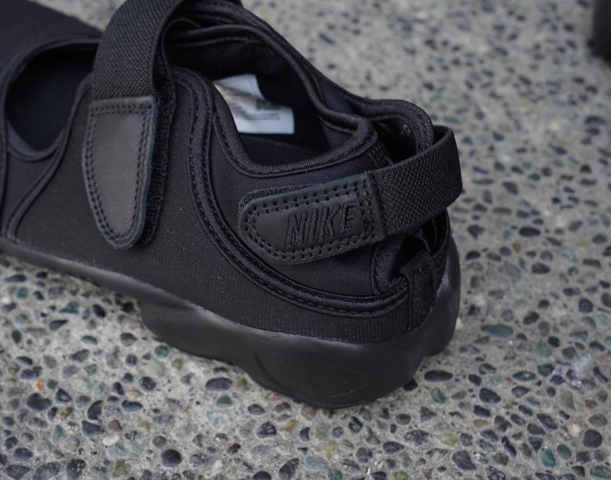 Nike WMNS Air Rift Triple Black HF5389-001 Black / Cool Gray Nike WMNS Air Rift Triple Black HF5389-001 Black / Cool Gray