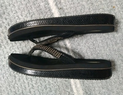 Volatile wedge sandal sz 9 rhinestone & snake sole black 