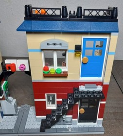 LEGO CREATOR: Bike Shop & Cafe (31026) Incomplete Used