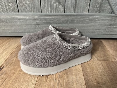 UGG TAZZ MAXI CURLY SHEEPSKIN PLATFORM SLIPPERS WOMENS SIZE 9