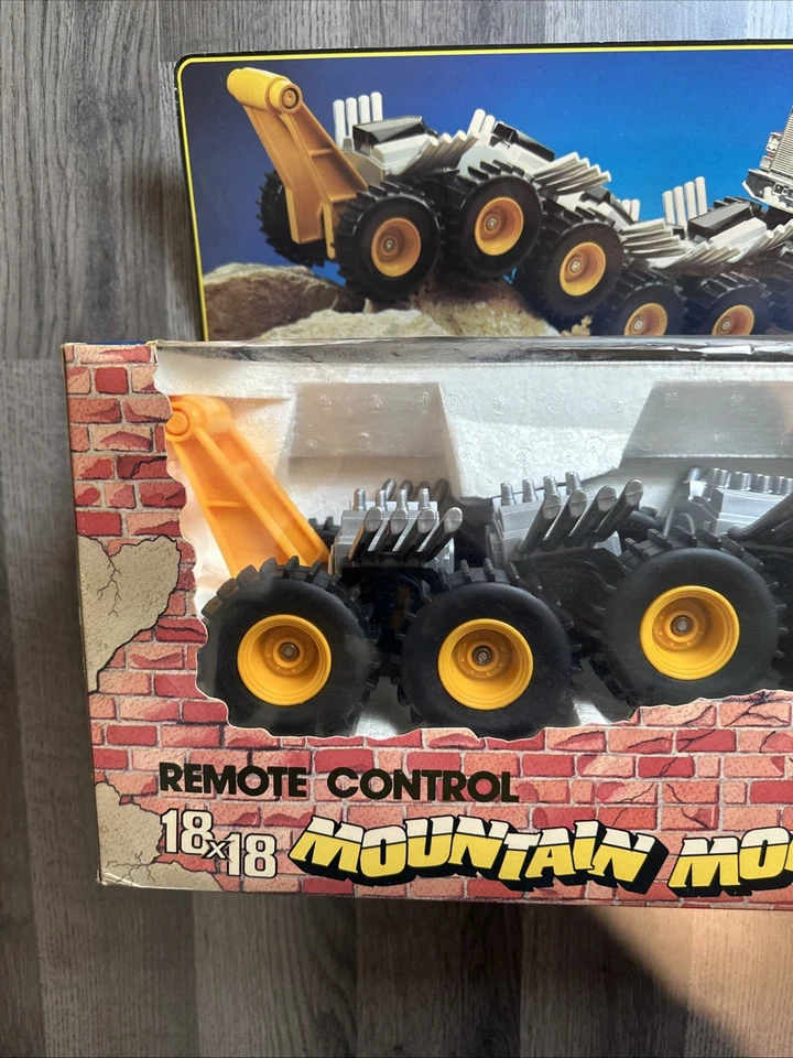 1987 Scientific Toys LTD Mountain Monster 18x18 RC Climber No 3604 NIP - Image 2 of 4