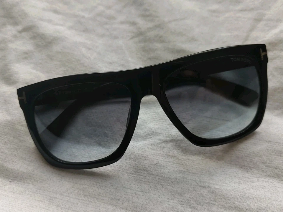 Tom Ford Morgan Sunglasses Excellent Condition Blue Lenses, Case, RRP £529 - Image 3 of 4