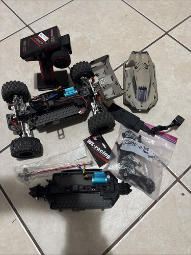 Wltoys 124008 RC usado muy modificado - Imagen 3 de 10