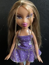 Bratz Passion 4 Fashion Yasmin Wave 2 Doll Purple Eyes Eyeshadow 