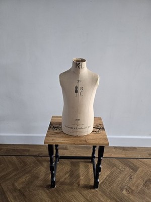  Vintage Kennett & Lindsell Ltd. Professionelle Schneiderbüste