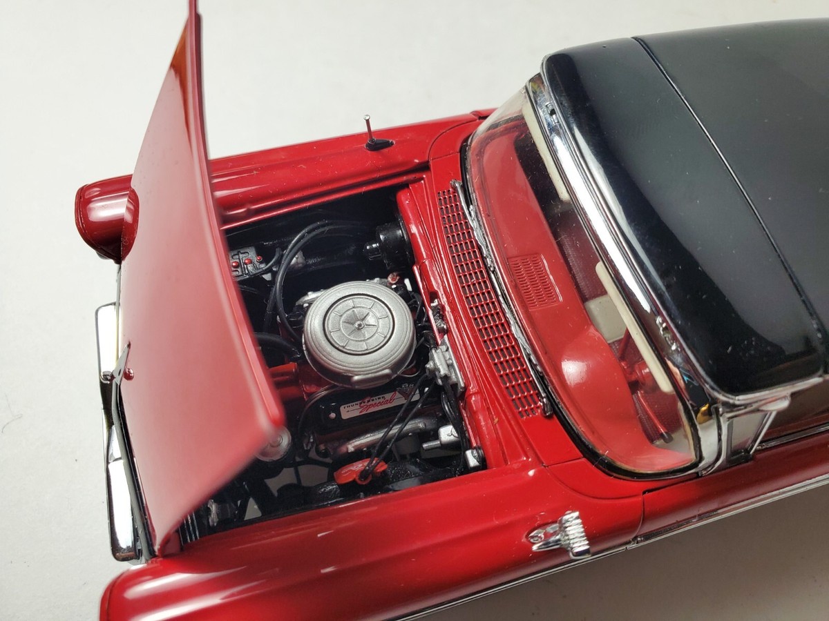 Danbury Mint 1957 Ford Fairlane 500 Skyliner 50th Anniversary 1:24