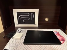 MacBook Pro 14 (M3 Max, 1TB SSD, 36GB Ram) AC...