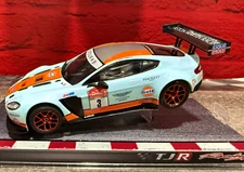 SCX TJR PRO-RACE 1/32 Advance 2.0 10428 - SCX Aston Vantage GULF GT3 with lights
