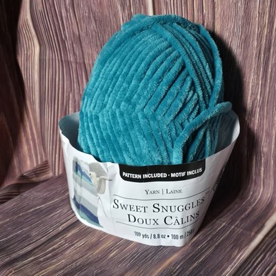 Loops & Threads Sweet Snuggles Yarn Turquoise SN-21 One Skein Lot 06419 Jumbo