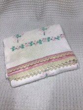 Vintage Dundee Bath Towel Pink Floral Lace 24” X 43” Made in USA