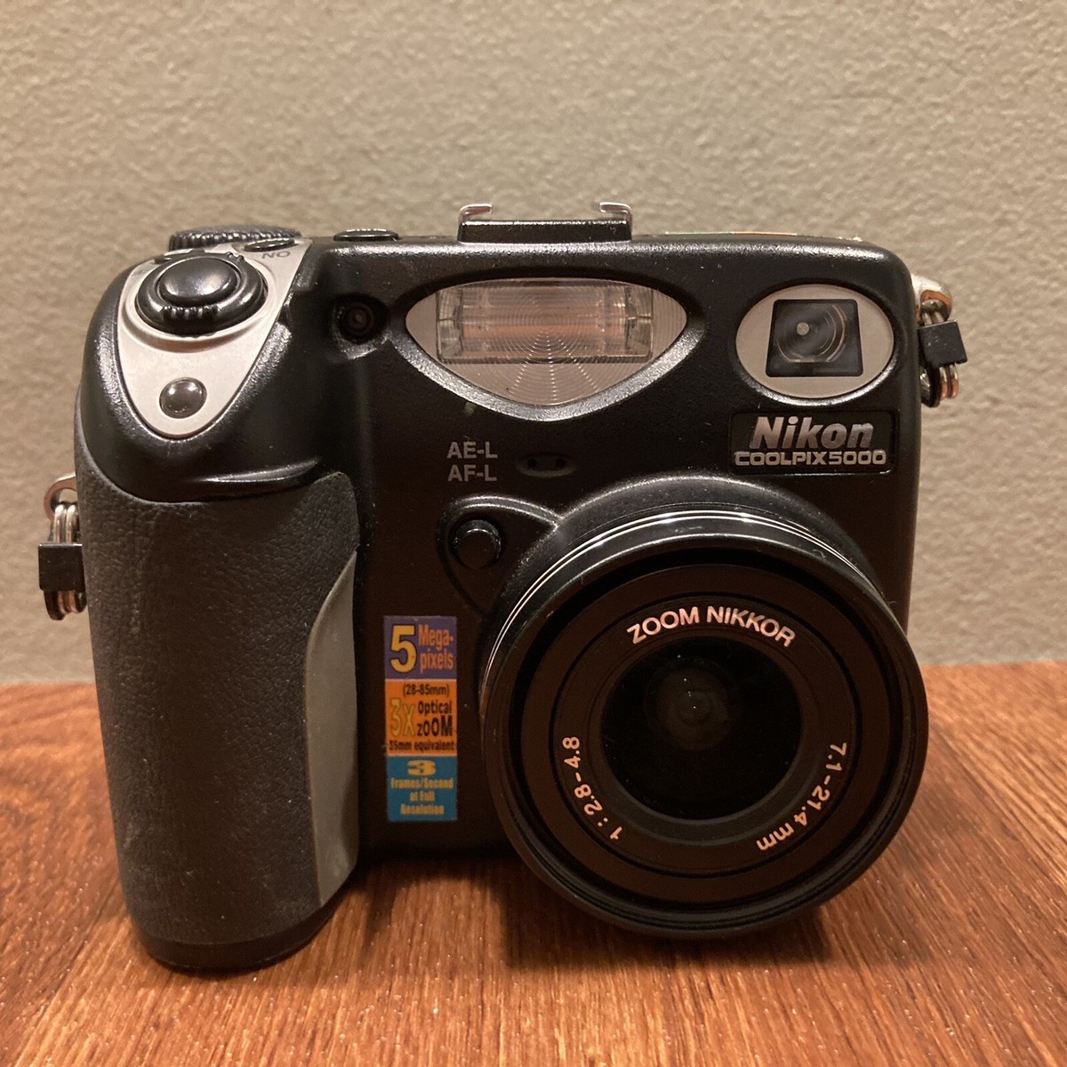 Nikon COOLPIX 5000 Digital Camera Nikon E5000 - Untested - No