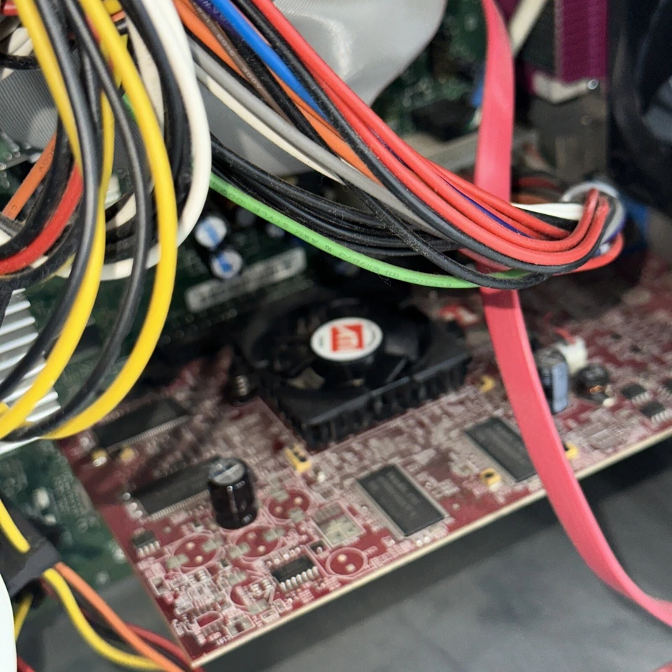 Gateway E-4500D Computer Intel Pentium 4  4GB RAM No HDD Does Not Power On - Image 4 of 4