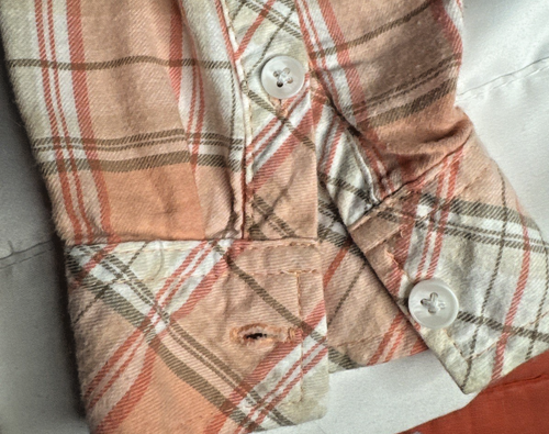 Croft & Barrow Womens Button Up Shirt Peach and Cream Plaid Flannel Medium - Picture 3 of 7