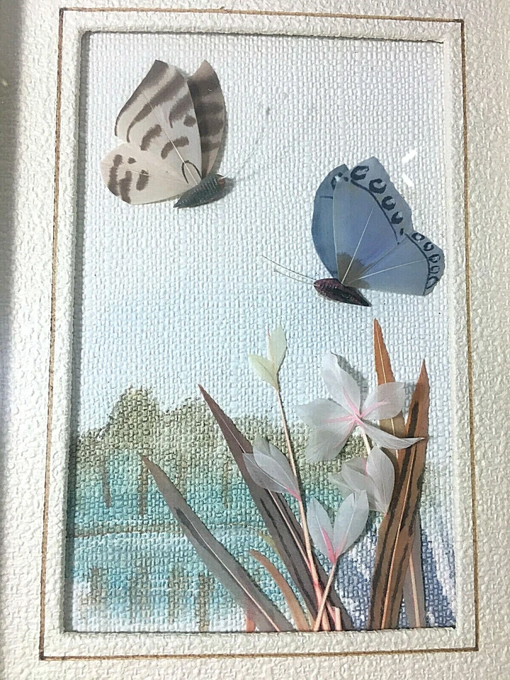 Arte de plumas - Arte de collage de mariposas enmarcado mate montado en la pared 11" L x 8" W Foto 3 de 4