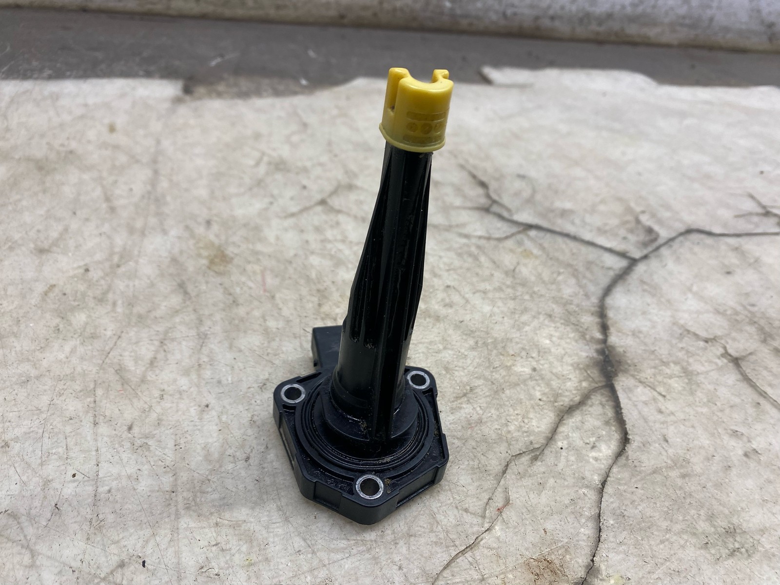 2020-2025 ASTON MARTIN DBX OEM 4.0L ENGINE OIL PAN LEVEL SENSOR 0919057101