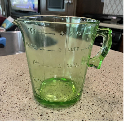 Green Depression Glass Liquid Measuring Cup - 4 Cup Capacity with Handle