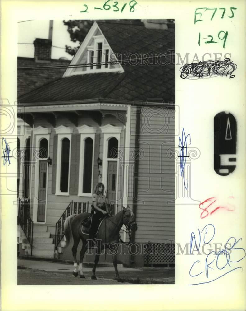 1988 Press Photo New Orleans Mounted Police - Debra Randolph in Algiers