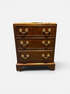 STICKLEY 3 Drawer Cherry  Chairside Accent Chest