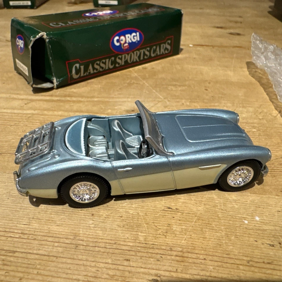 Corgi Classic Sports Cars, Austin-Healey 3000 MK 1  - Image 4 of 4
