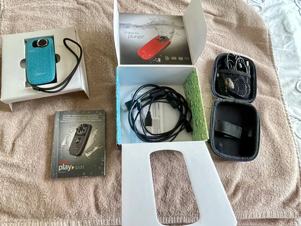 Kodak Play Sport  Waterproof Video Camera plus case.  In originIn original box  - Image 2 of 4