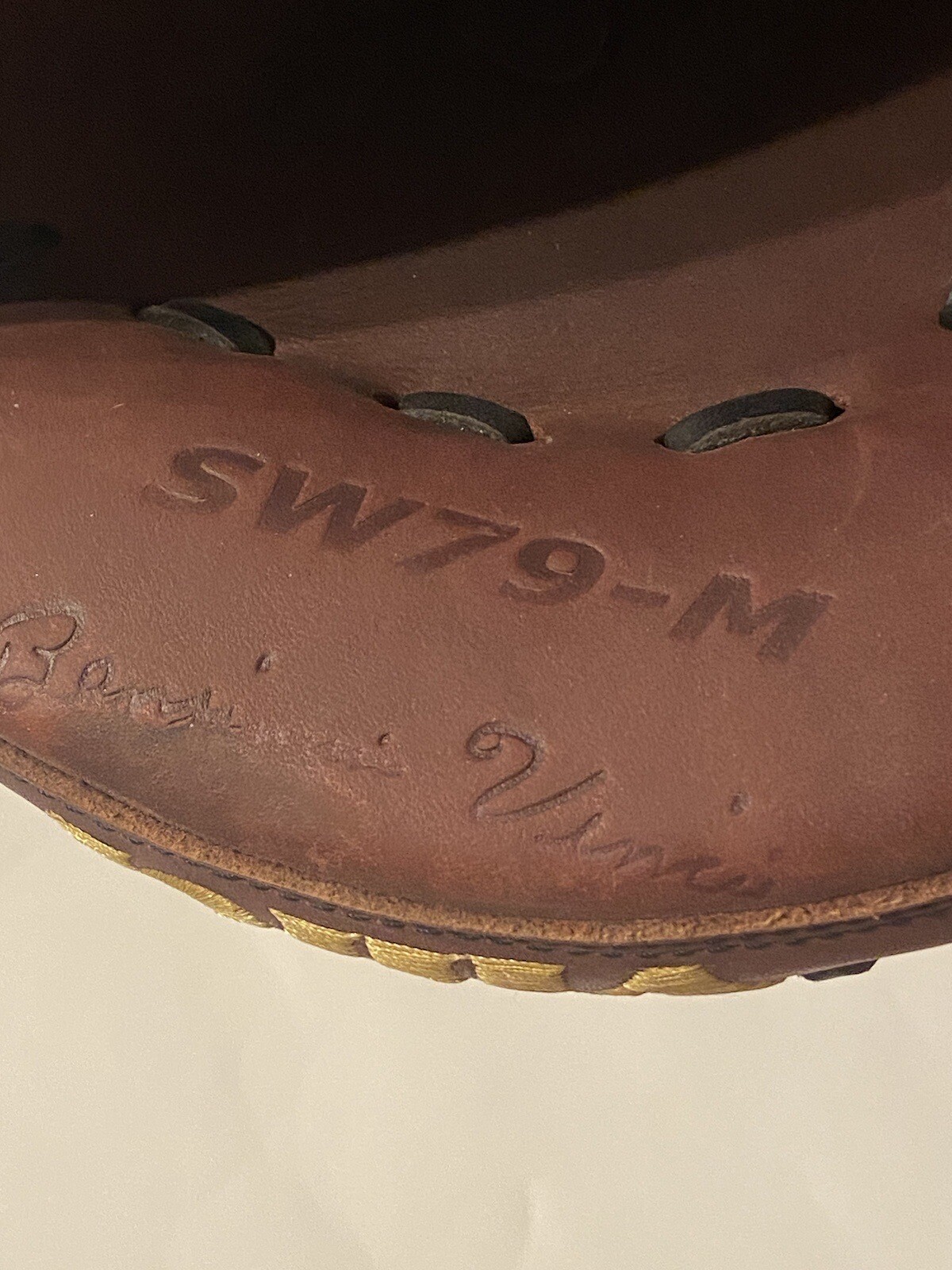 VINCI MESH SERIES SW79-M RICH BROWN 33.5" BASEBALL CATCHERS MITT